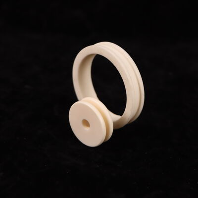 การขยายความร้อน 8.9 X 10-6 K อัลลูมิเนียมโอไซด์ ความหนาแน่นของเซรามิก 3.75-3.9 กรัม cm3 และความถี่ Dielectric 9.6 เหมาะสําหรับส่วนประกอบเครื่องกล