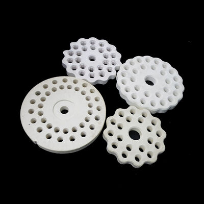 ความต้านทานแรงกระแทกทางอุณหภูมิ 250 Mullite Ceramic สารประกอบทางเคมี 3Al2O3 2SiO2 ความแข็ง 7 8 Mohs วัสดุอุตสาหกรรมทนทาน