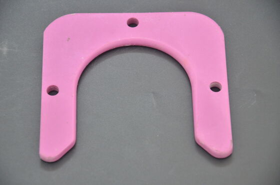 ความแข็งระดับ 9 โมห์ของเซรามิกอลูมิเนียมออกไซด์ ให้ค่าความต้านทานฉนวนสูงกว่า 1012 โอห์ม ซม. และกำลังอัดสูงกว่า 3000 เมกะปาสคาล สำหรับเครื่องมือวัดความเที่ยงตรง