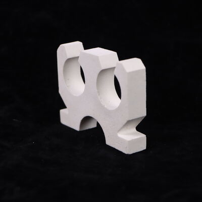 ความแข็งแรงดึง 200 ถึง 400 MPa ผลิตภัณฑ์เซรามิกอะลูมินา มีคุณสมบัติการนำความร้อน 25 ถึง 35 วัตต์ต่อเมตรเคลวิน ออกแบบมาสำหรับงานด้านเทคนิค