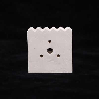 ความแข็งแรง 7 ถึง 8 โมห์ส มัลลิต เซรามิก อิสูเลอเตอร์ความร้อน ที่ให้ความร้อนและจุดละลาย 1840 ถึง 1850 องศาเซลเซียส