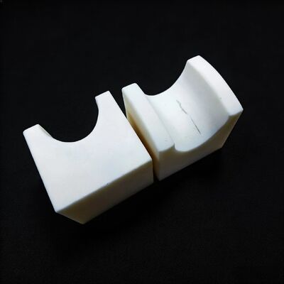 Youngs Modulus 200 ถึง 400 GPa อลูมิเนียเซรามิกที่ให้ความแข็งแรงแบบดียิเลคทริก 18 ถึง 20 KVmm สําหรับองค์ประกอบความทนทานสูง