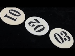 9 ความแข็งแรงของมอห์ส เซรามิกอะลูมิเนียมออกไซด์ที่มีความแข็งแรงแบบไดเอเล็คทริก 18-20 KV/mm และสัดส่วนของโพสสัน 0.25